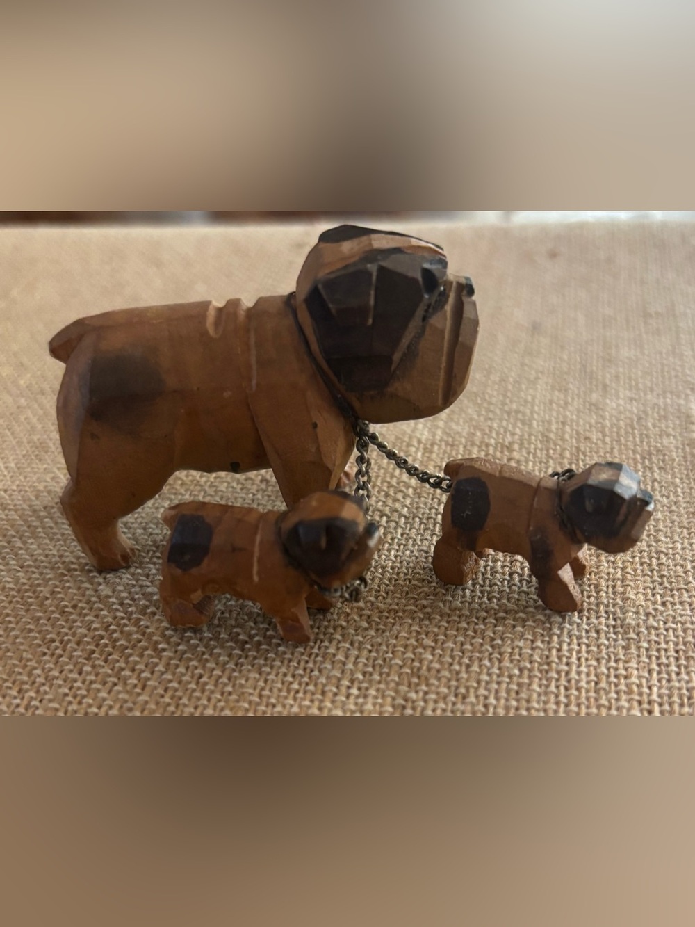 Vintage English Bulldog Dog Figurines Carved Wood Mom 2 Puppies Chain Dogs Small - Picture 2 of 3